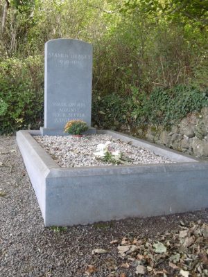 Seamus Heaney grave